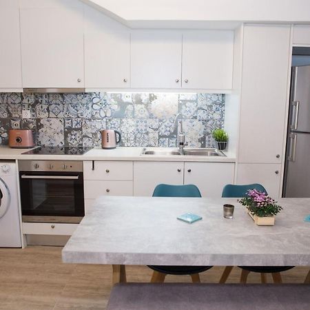 Stylish, Comfortable, Basement Loft-Like Apartment With Amenities Афины Экстерьер фото