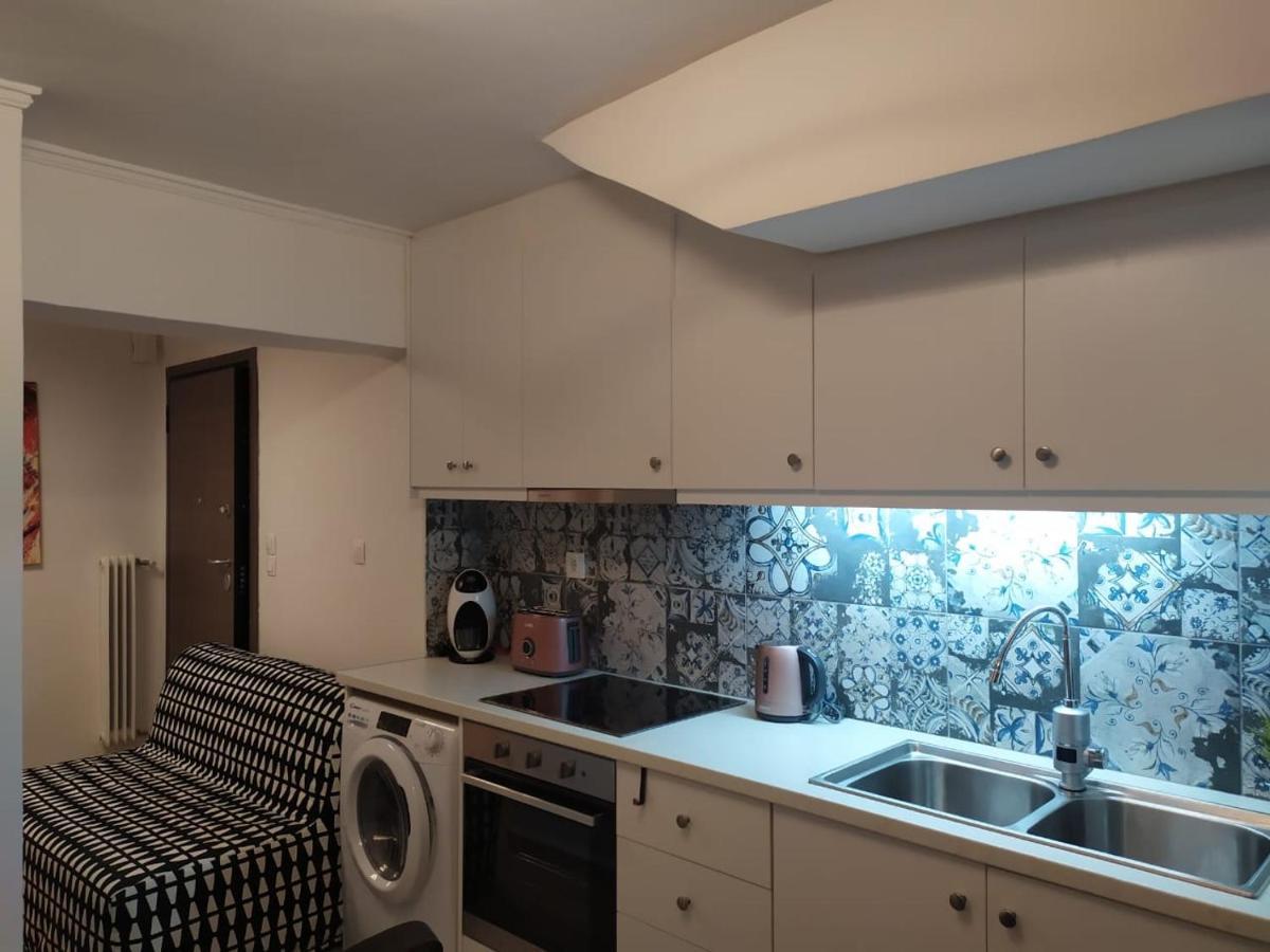 Stylish, Comfortable, Basement Loft-Like Apartment With Amenities Афины Экстерьер фото