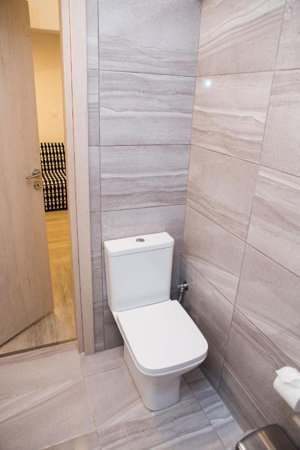 Stylish, Comfortable, Basement Loft-Like Apartment With Amenities Афины Экстерьер фото