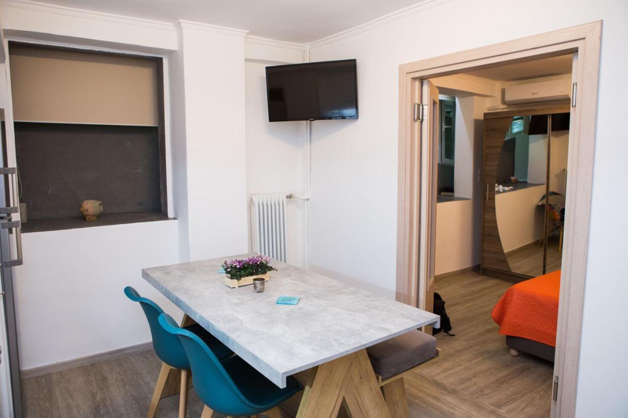 Stylish, Comfortable, Basement Loft-Like Apartment With Amenities Афины Экстерьер фото