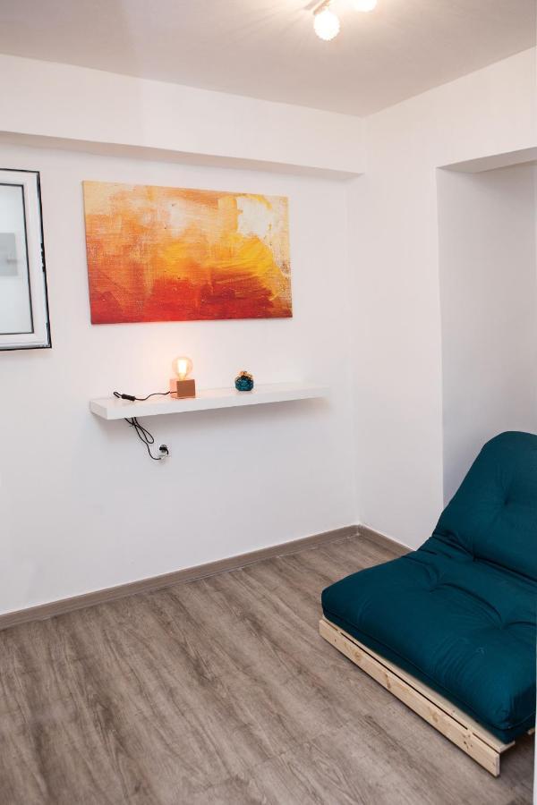 Stylish, Comfortable, Basement Loft-Like Apartment With Amenities Афины Экстерьер фото