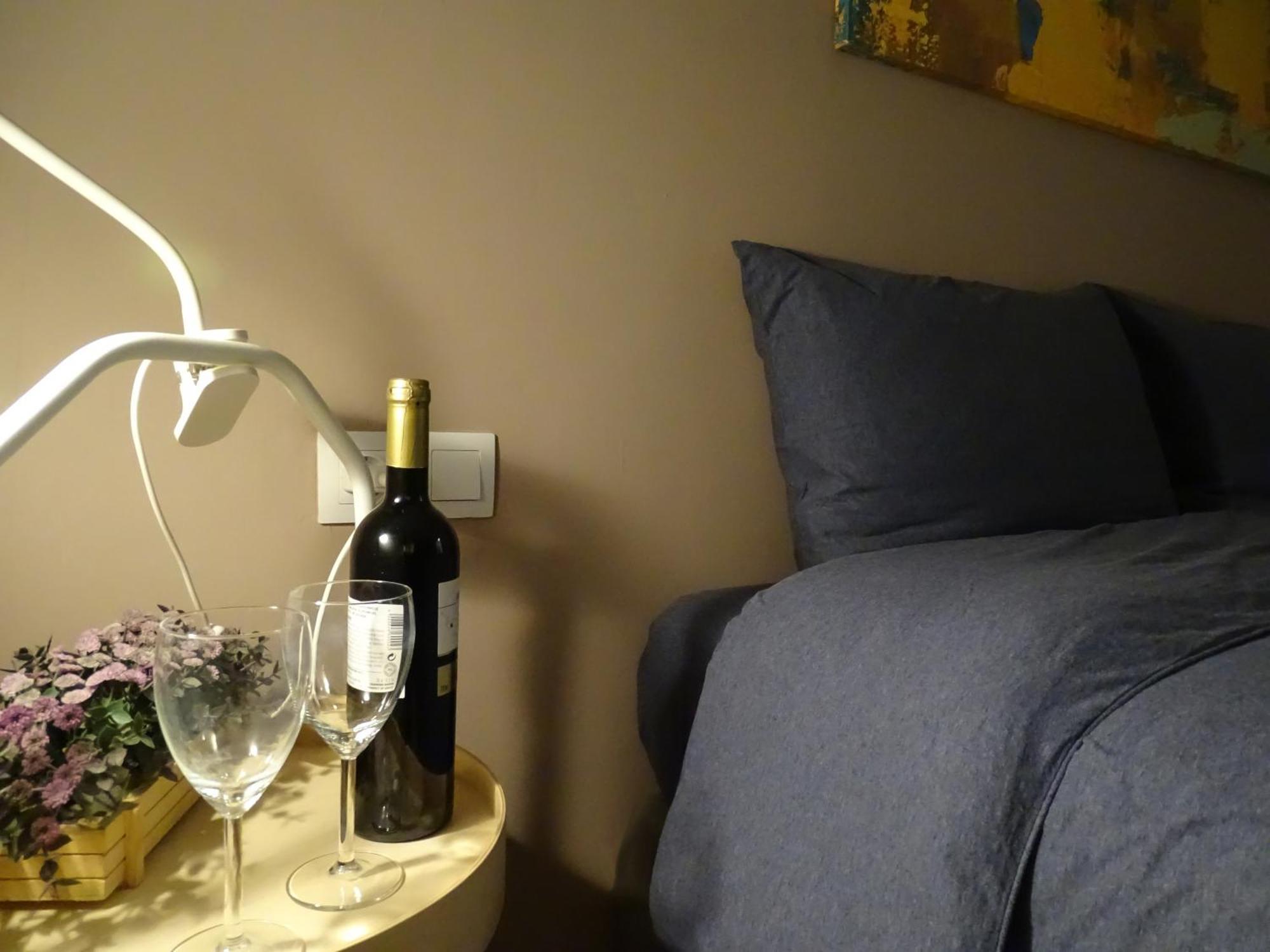 Stylish, Comfortable, Basement Loft-Like Apartment With Amenities Афины Экстерьер фото