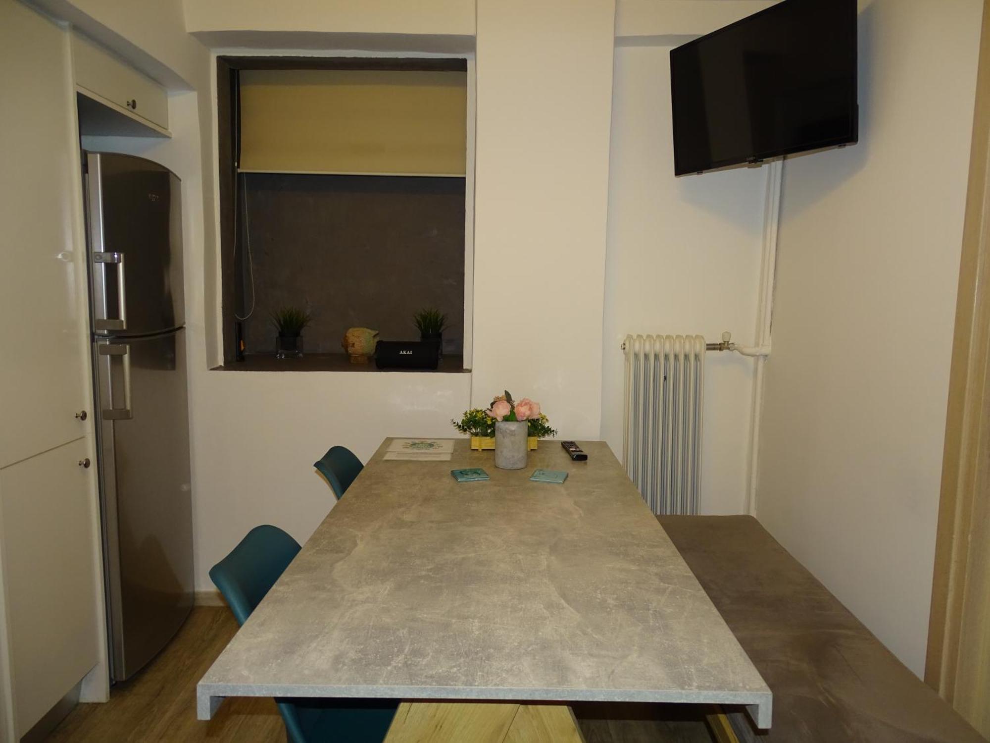 Stylish, Comfortable, Basement Loft-Like Apartment With Amenities Афины Экстерьер фото