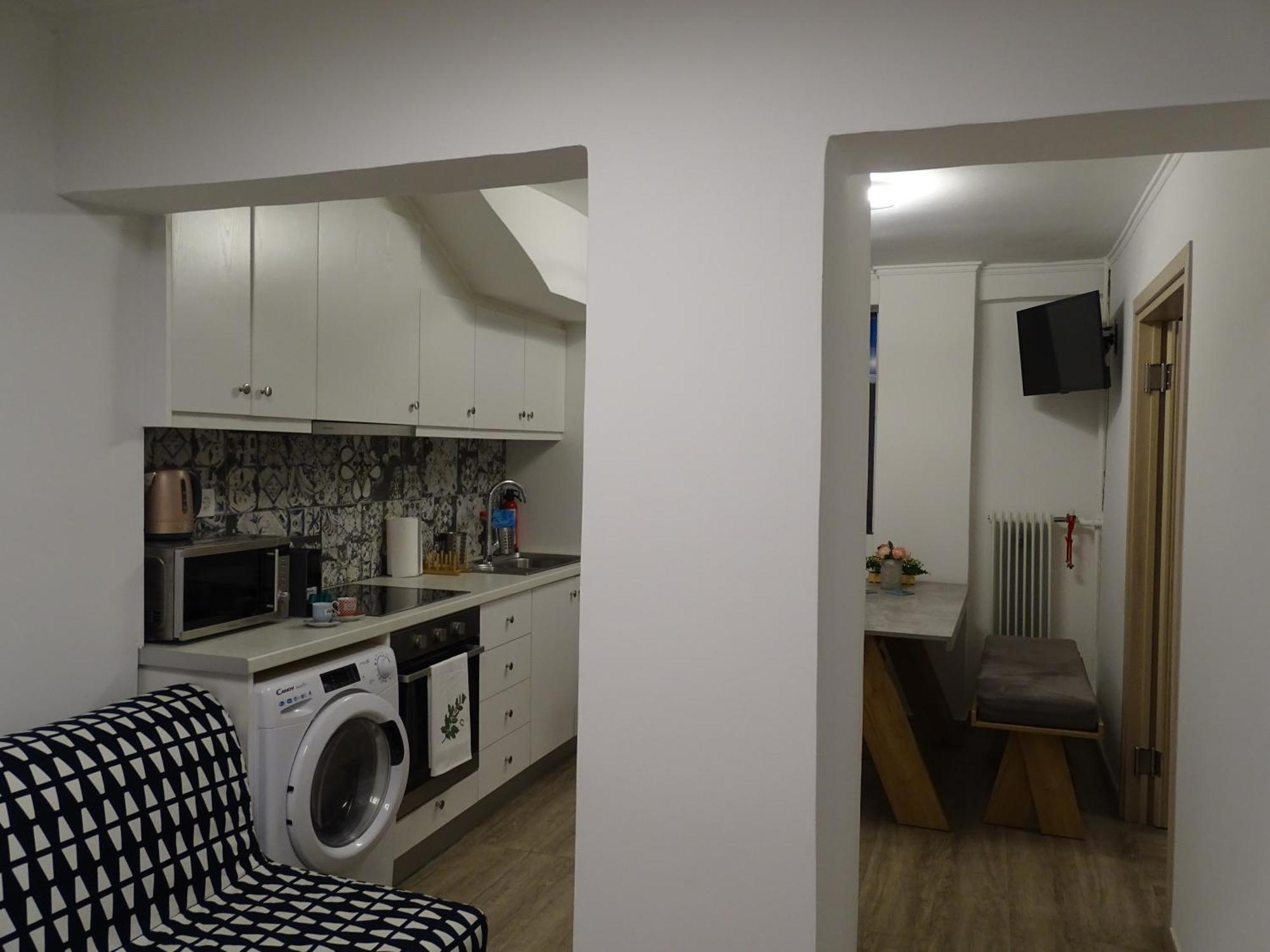 Stylish, Comfortable, Basement Loft-Like Apartment With Amenities Афины Экстерьер фото