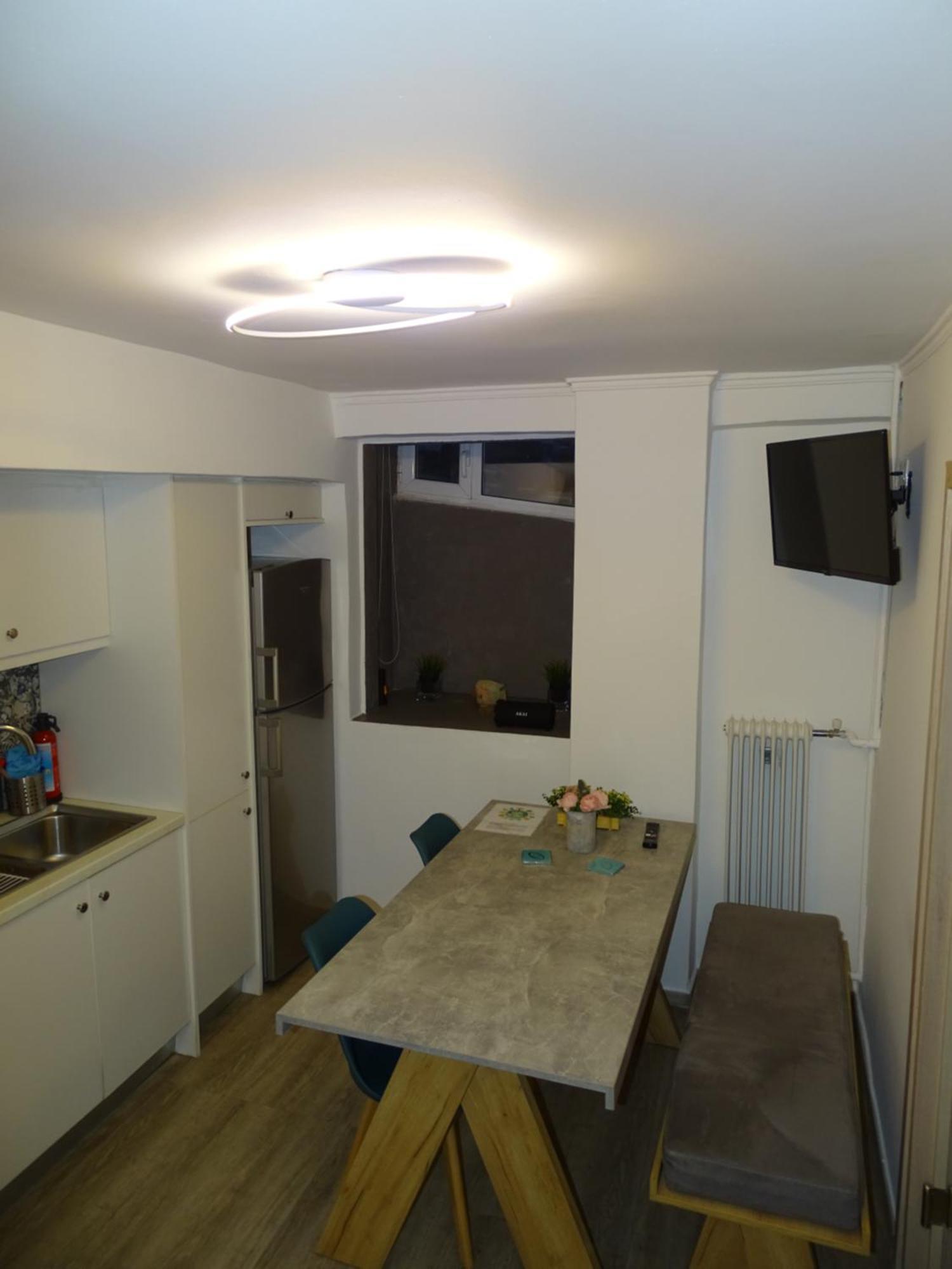 Stylish, Comfortable, Basement Loft-Like Apartment With Amenities Афины Экстерьер фото
