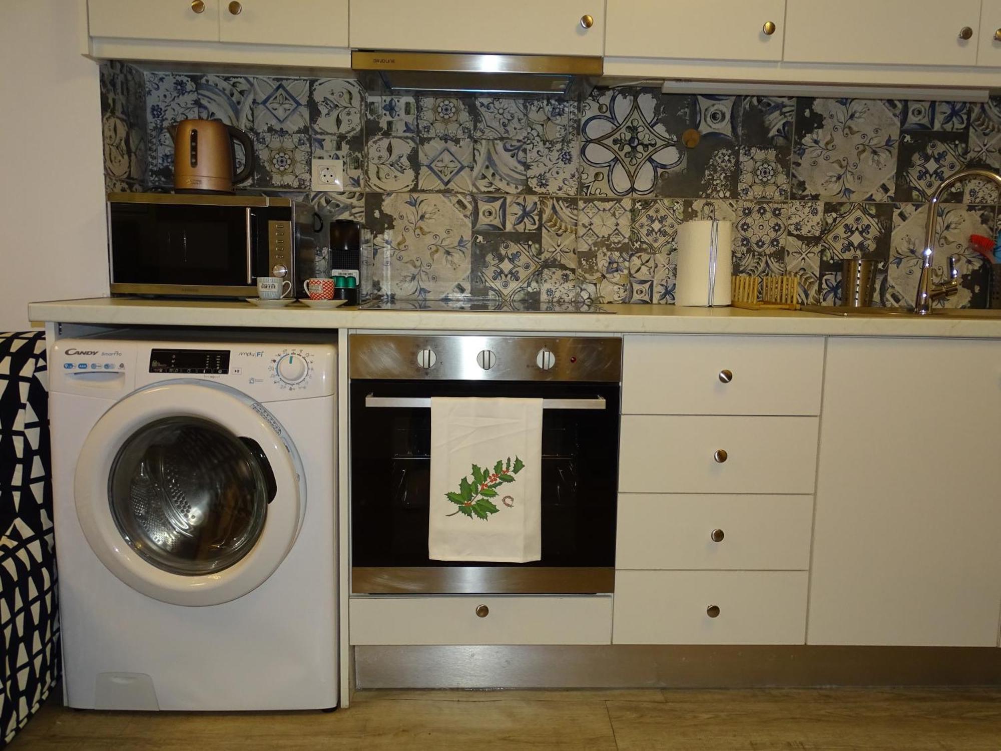 Stylish, Comfortable, Basement Loft-Like Apartment With Amenities Афины Экстерьер фото