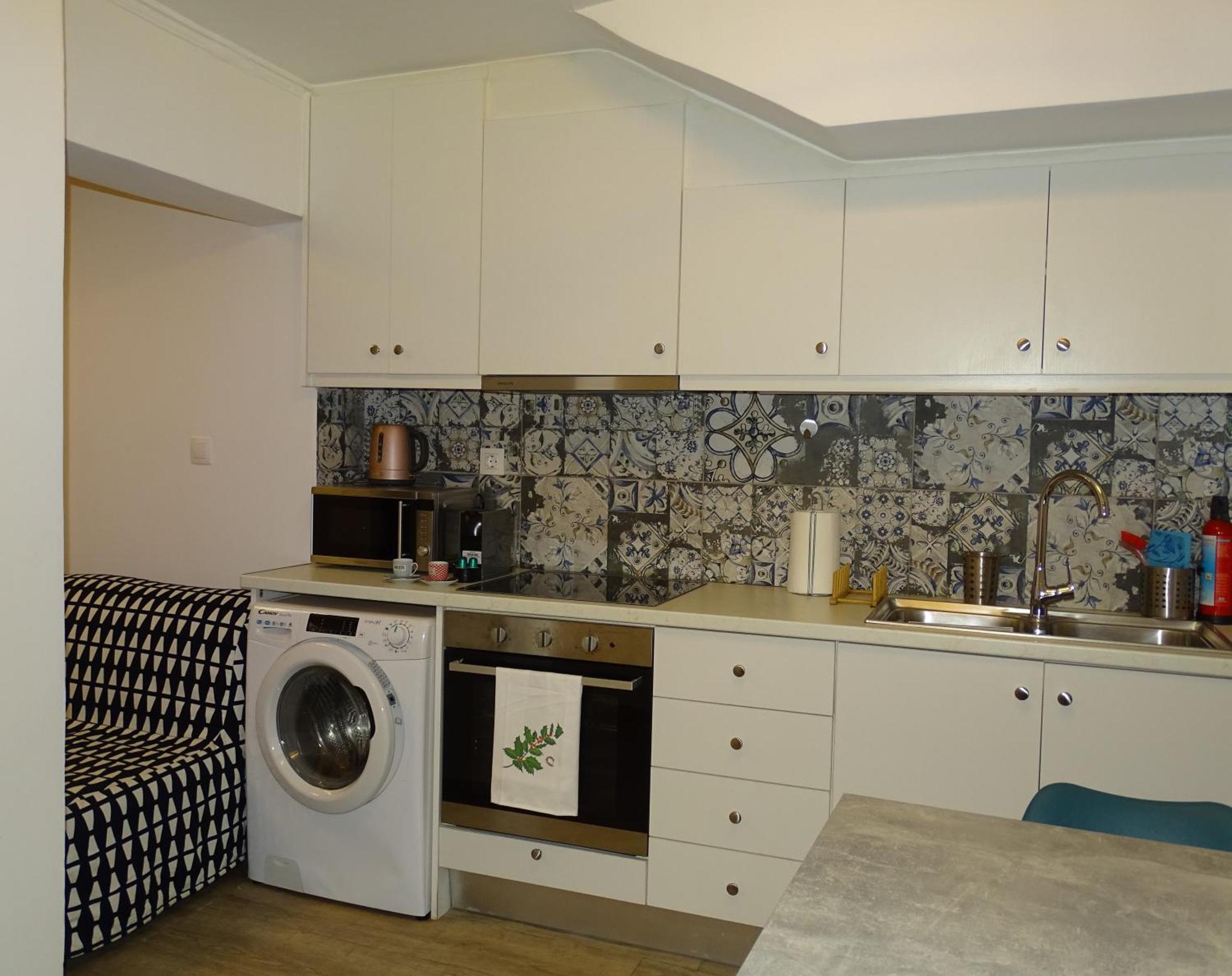 Stylish, Comfortable, Basement Loft-Like Apartment With Amenities Афины Экстерьер фото